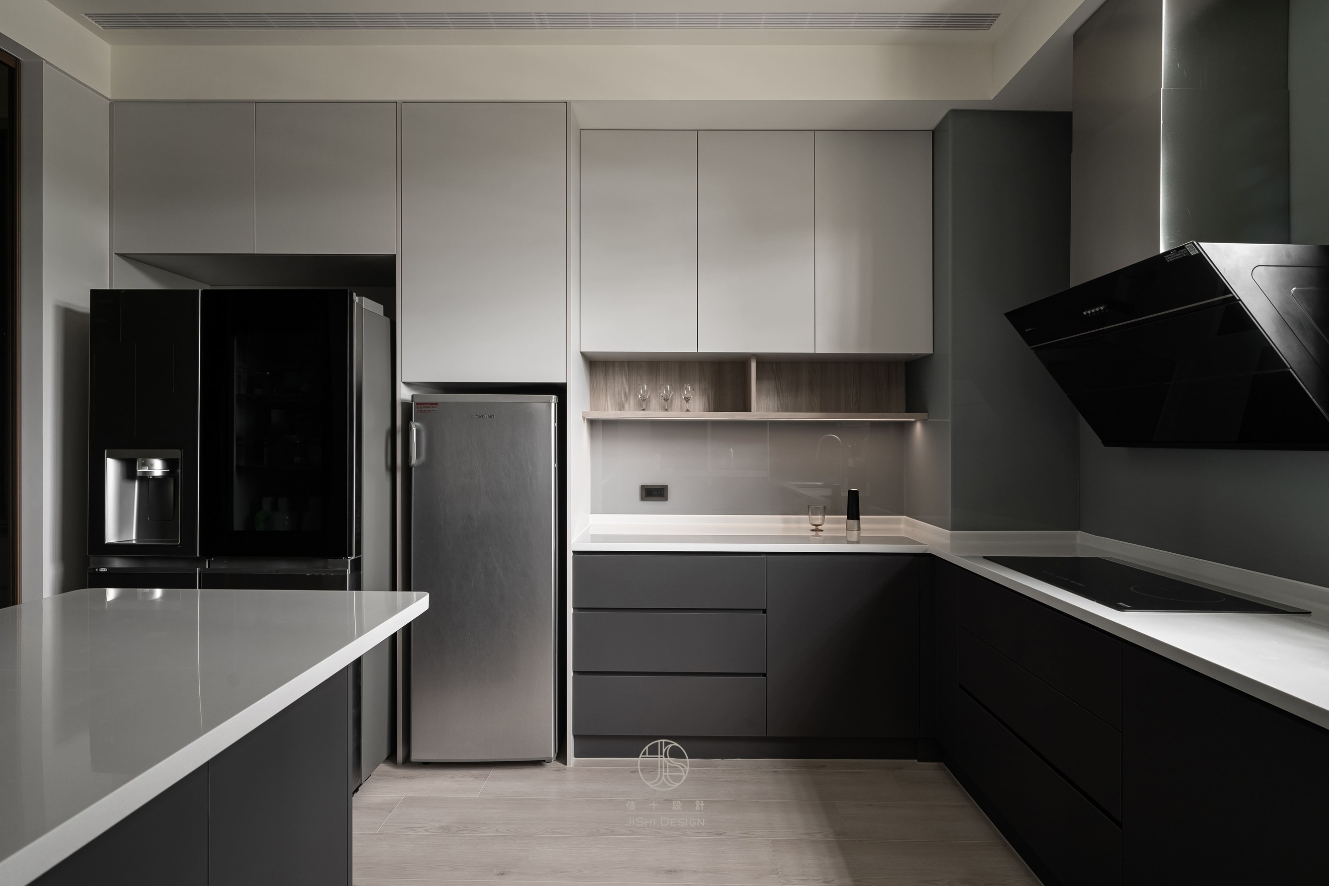 HTML5 Bootstrap Template by colorlib.com