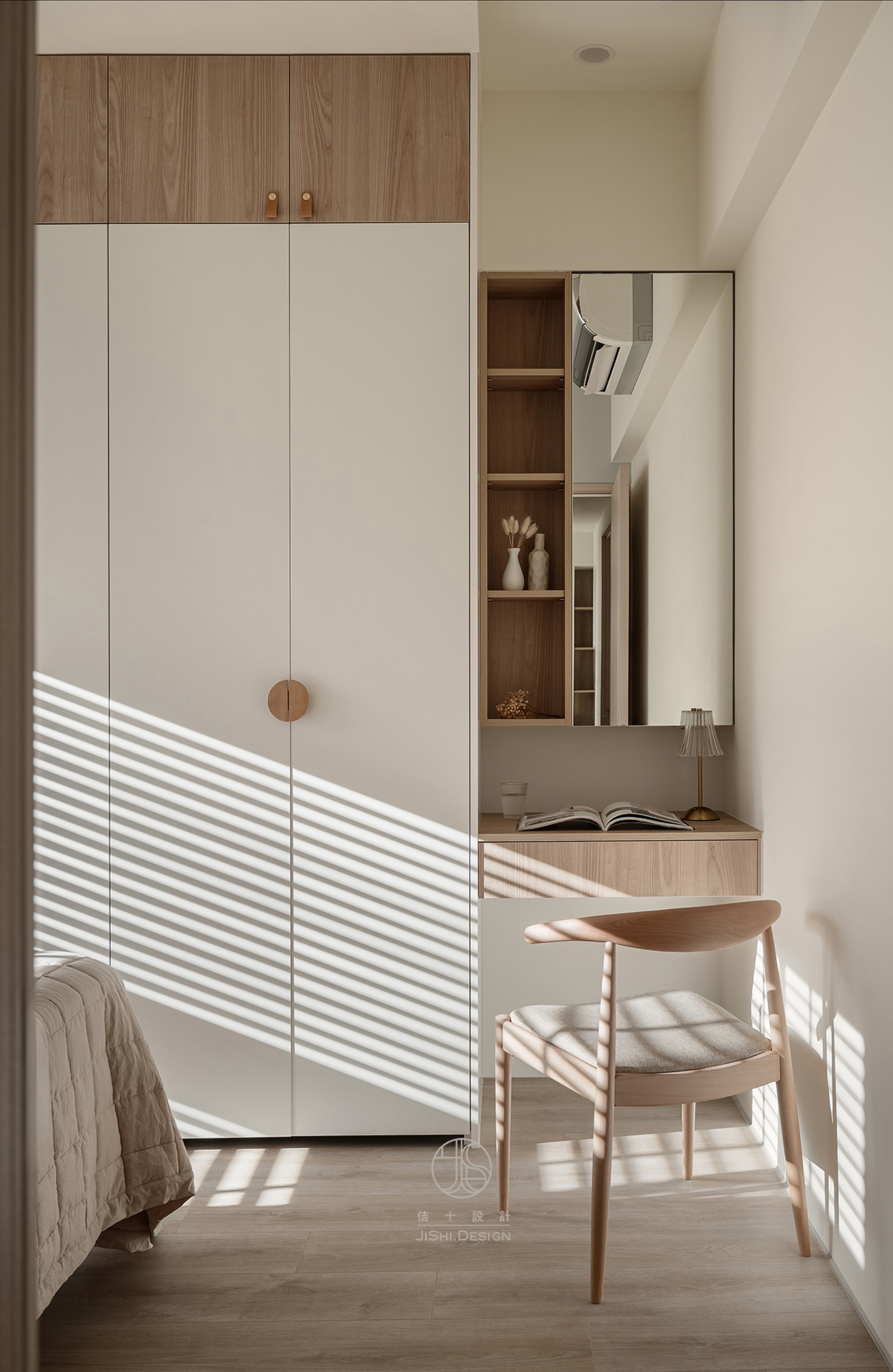 HTML5 Bootstrap Template by colorlib.com