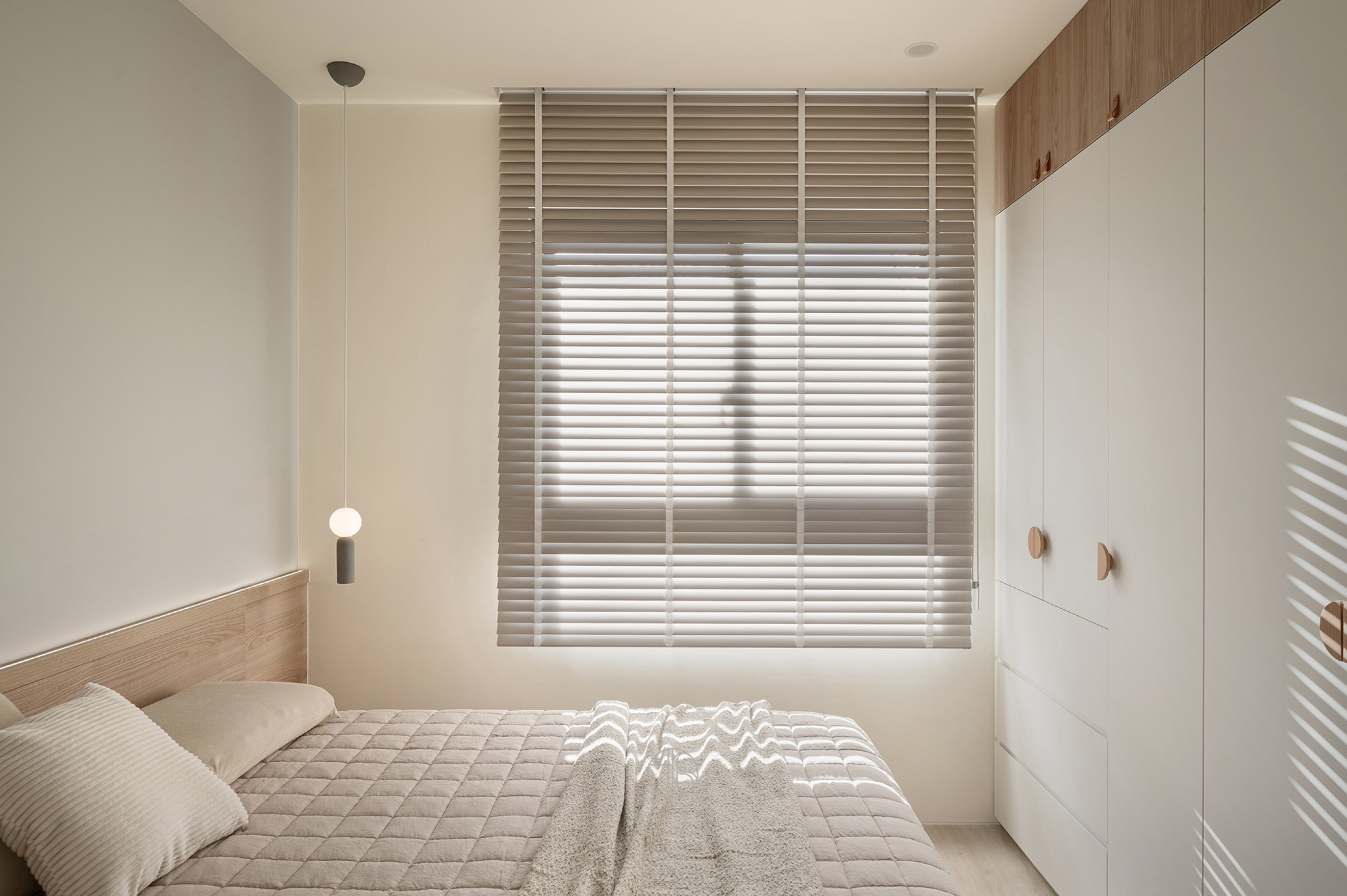 HTML5 Bootstrap Template by colorlib.com