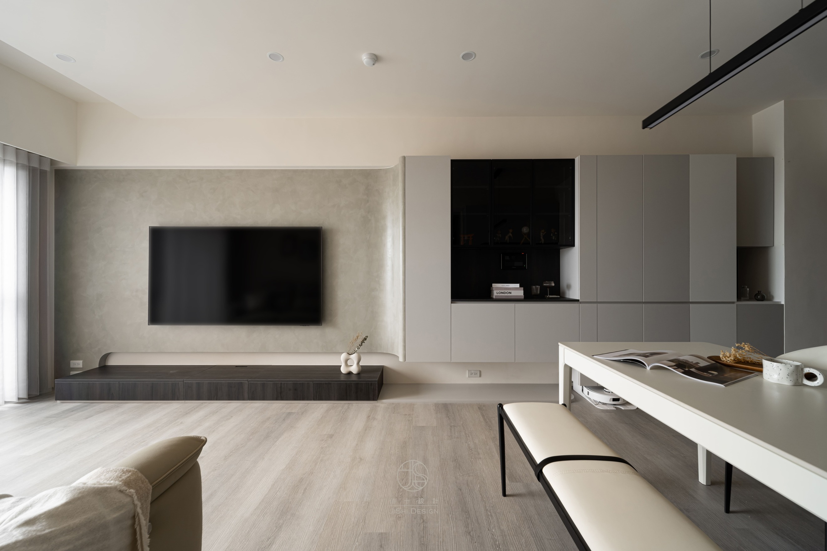 HTML5 Bootstrap Template by colorlib.com