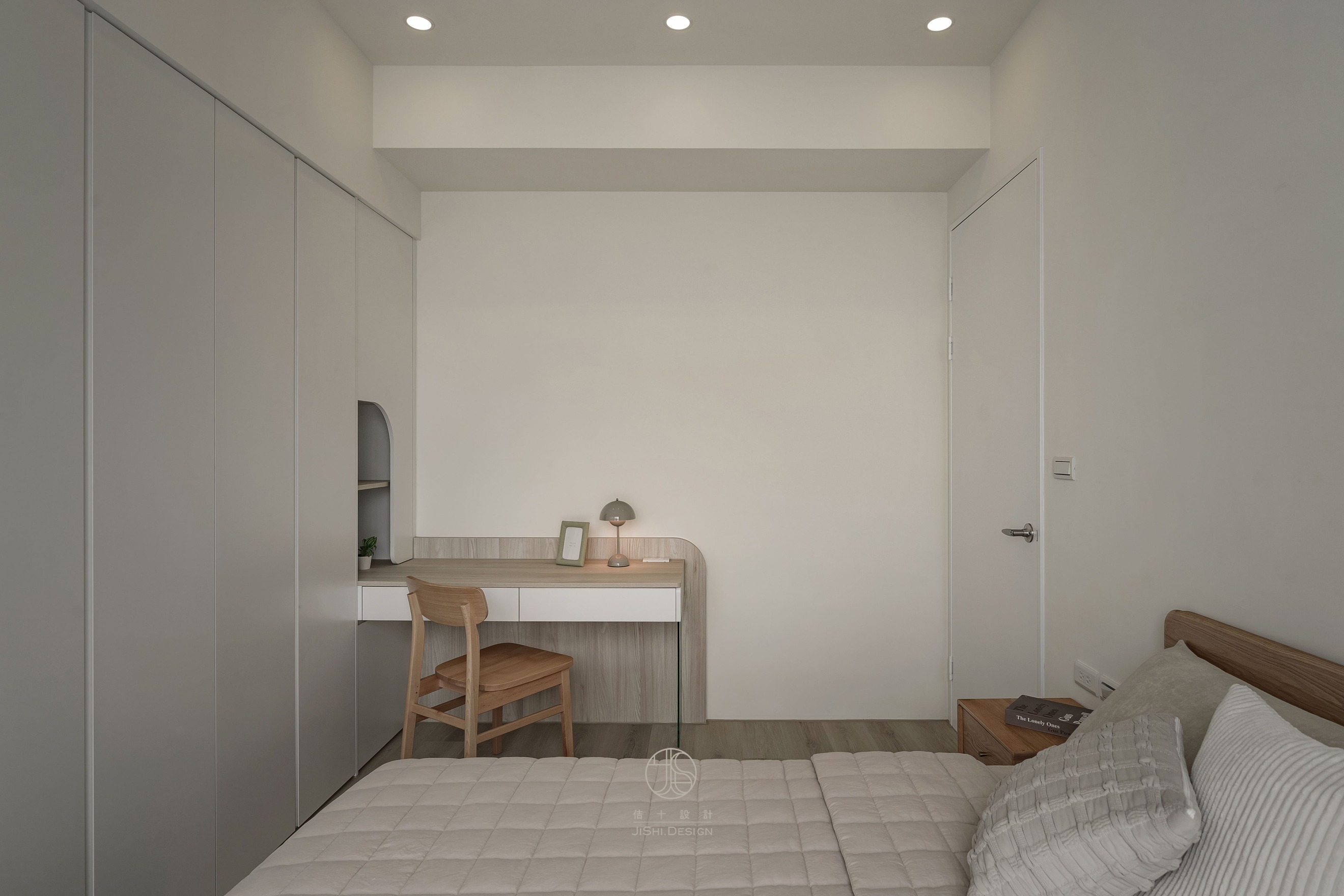 HTML5 Bootstrap Template by colorlib.com