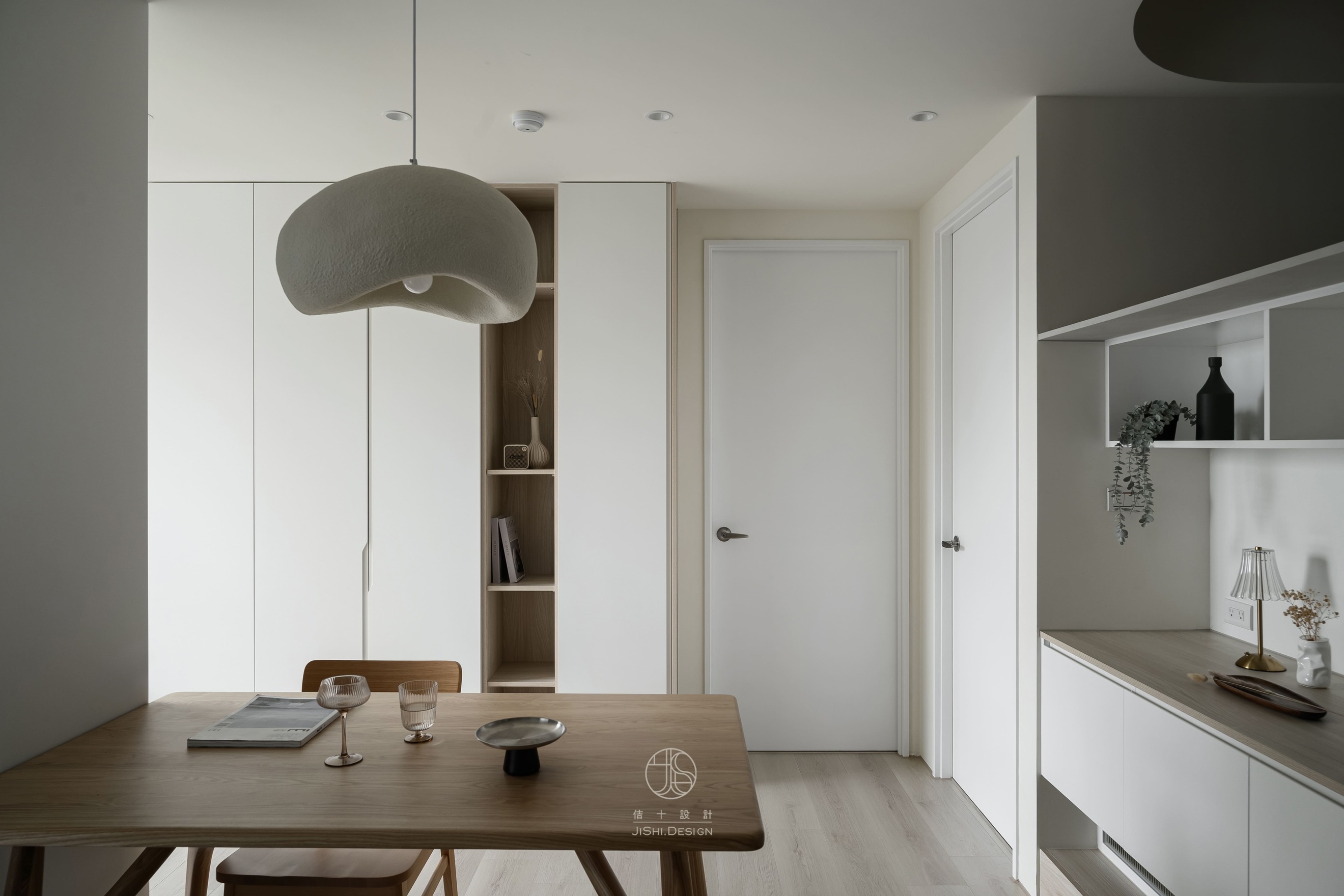 HTML5 Bootstrap Template by colorlib.com