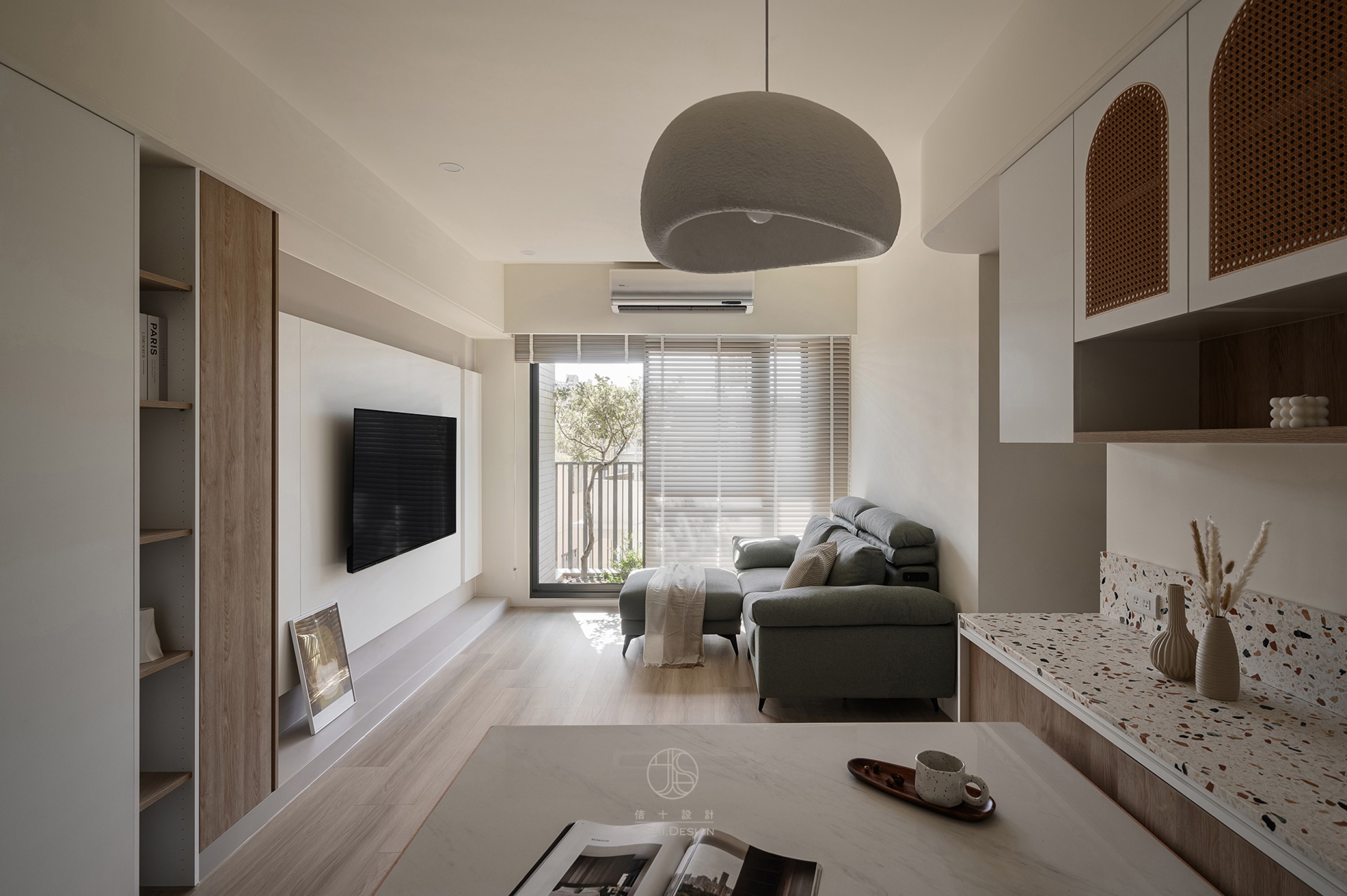 HTML5 Bootstrap Template by colorlib.com