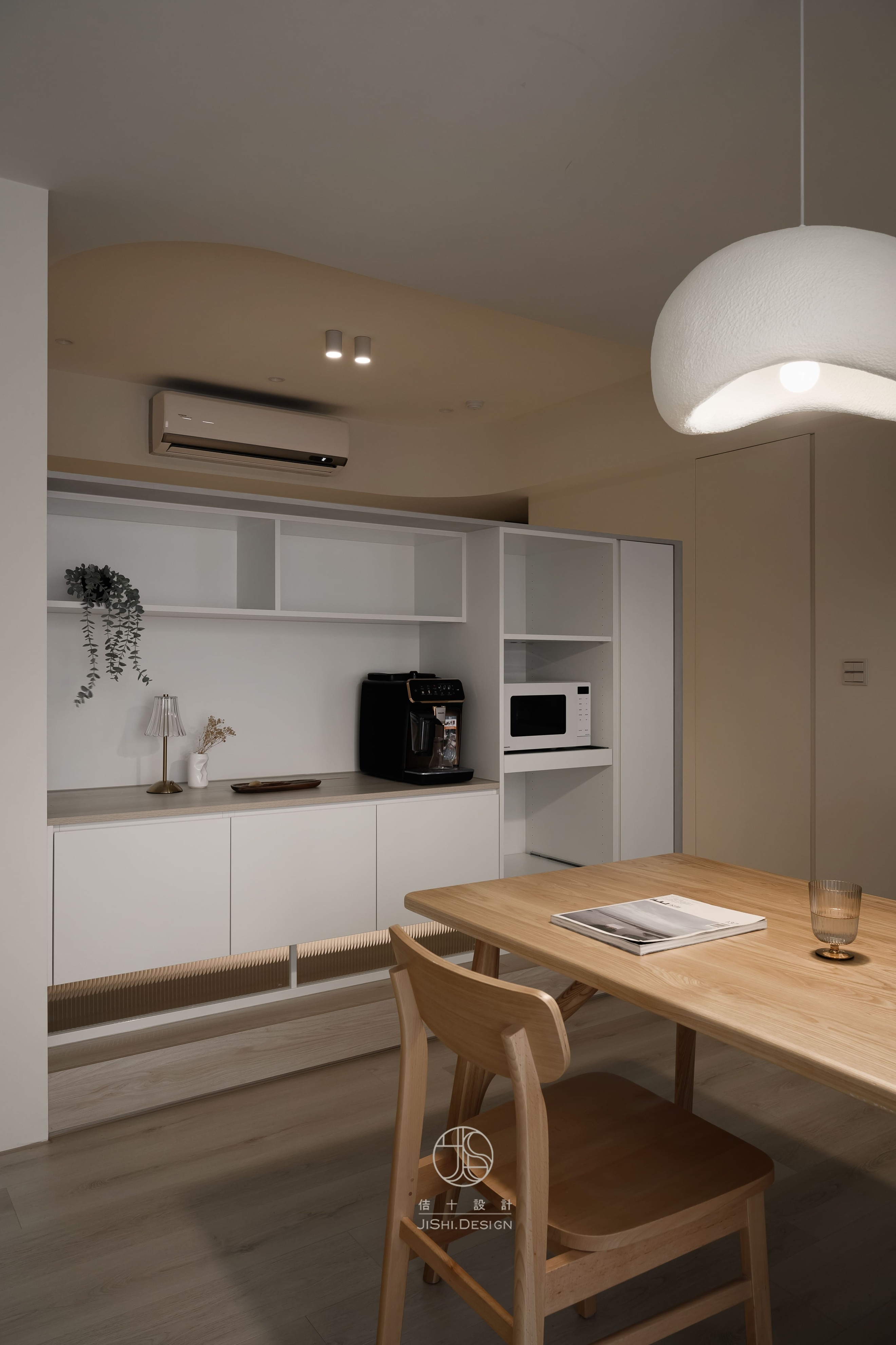 HTML5 Bootstrap Template by colorlib.com